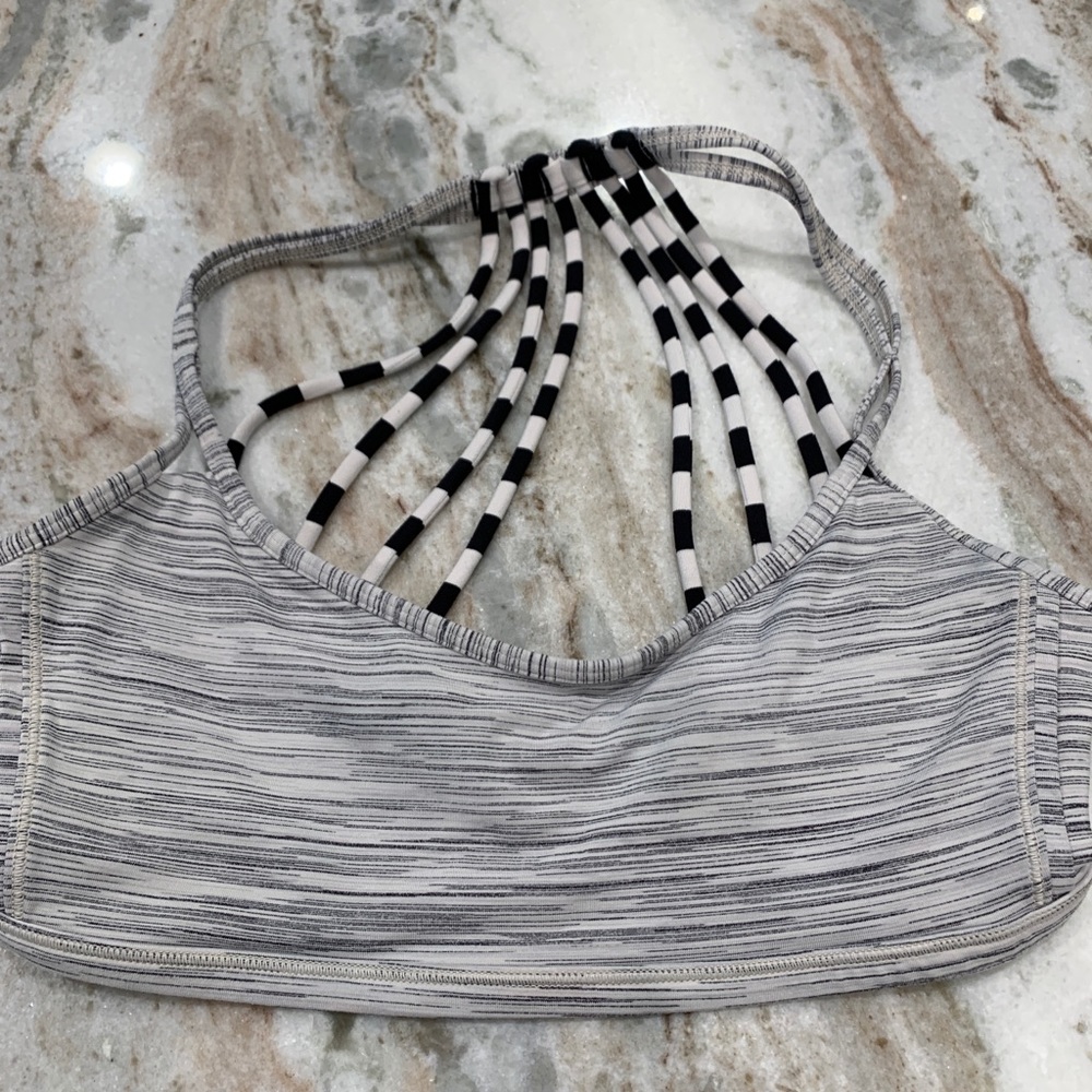 Lululemon free to be bra